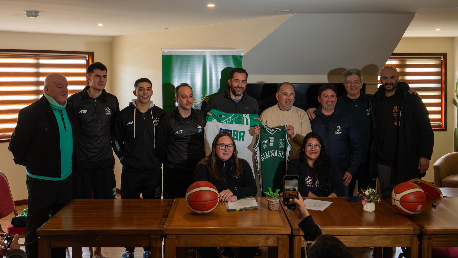 EMBA y Gimnasia de Comodoro firman histórica alianza con la mirada puesta en llevar a Puerto Aysén a la Liga Chilena
